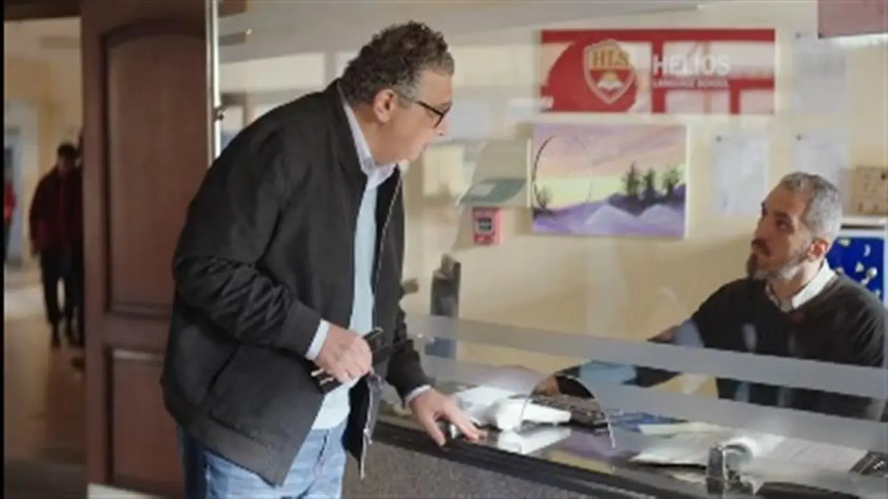 تطورات مفاجئة لمواجهة أزمة فرح.. لماذا باع ماجد الكدواني سيارته في مسلسل كان ياما كان؟